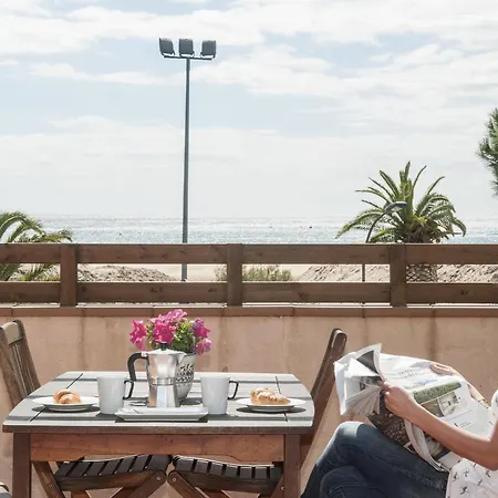 Seafront Apartment *
