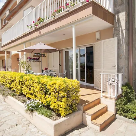 Apartment Seafront *