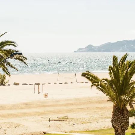 Apartment Seafront *