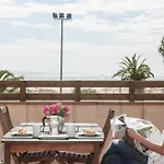 Seafront Apartment *