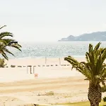 Apartment Seafront *