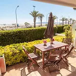Апартаменты Seafront *